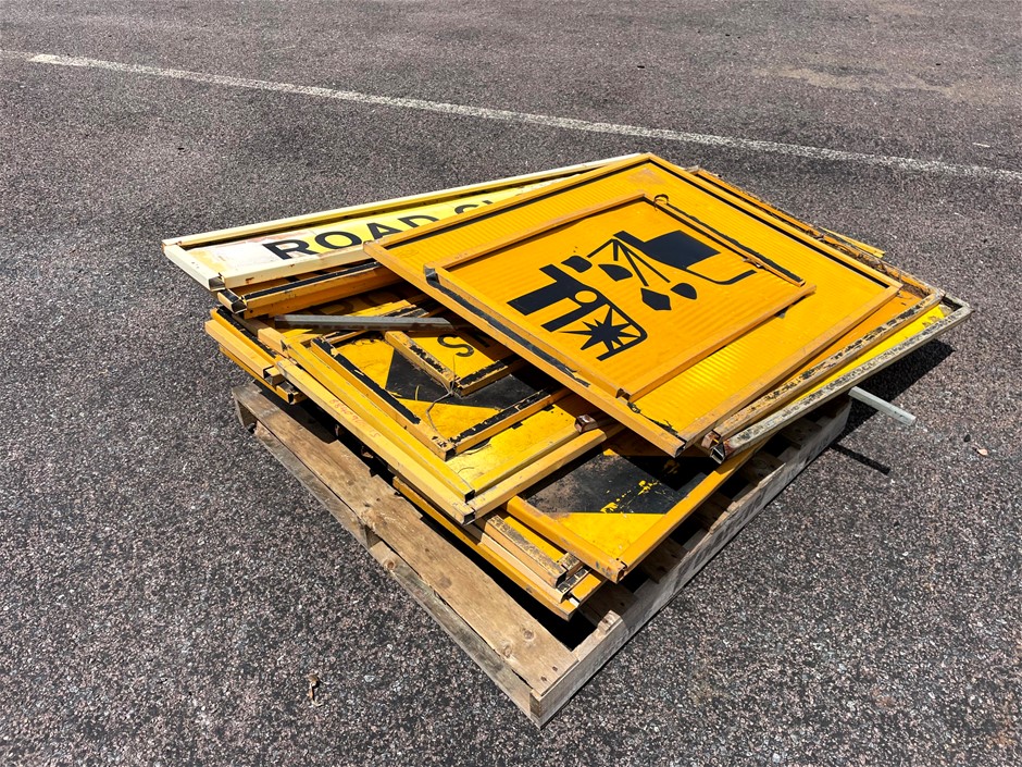 <p>Road Work Signage </p>