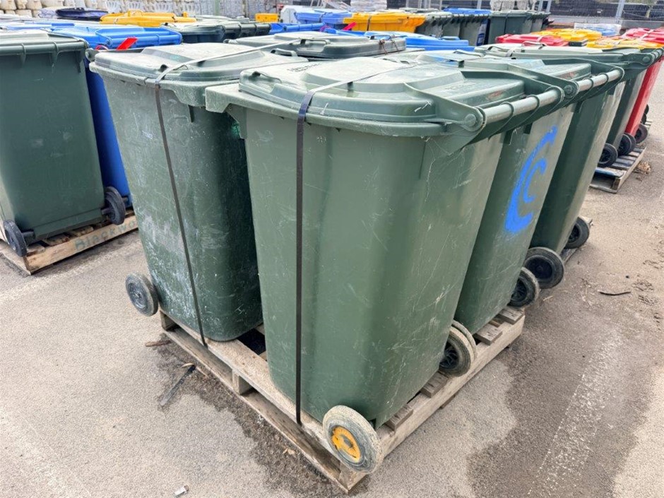 Pallet of 4 Bins