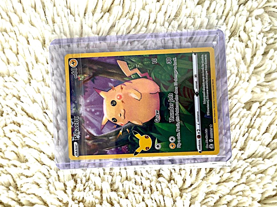 2021 Pokémon Celebrations Pikachu 005/025 Holo
