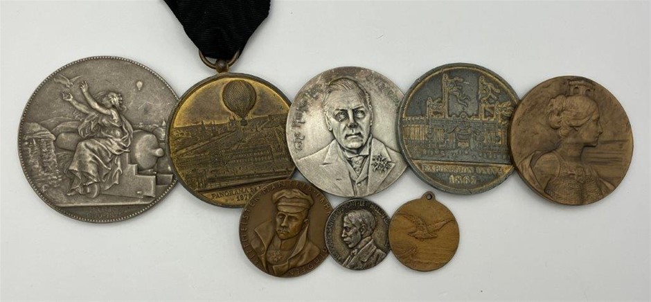 8 x Asstd world commemorative medals in silver and bronze