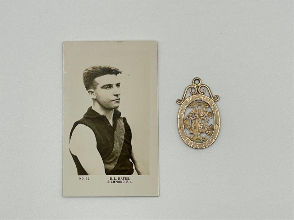 AU 1928 Richmond Football Club Life Member 9Ct gold fob Medal