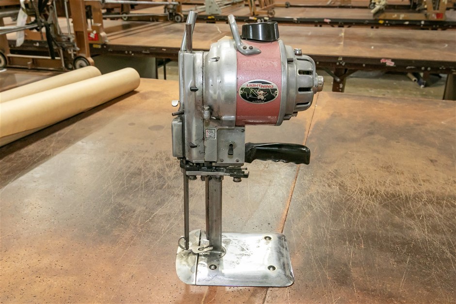 Lighting Powermatic Type 8 Straight Knife Fabric Cutting Machine