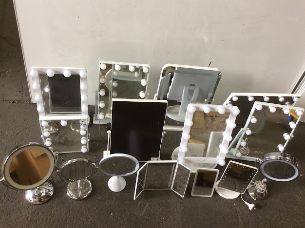 Homedics Mixed Brand and Model Mirror w/ Dimmable LED Bulbs (Lot of 15)