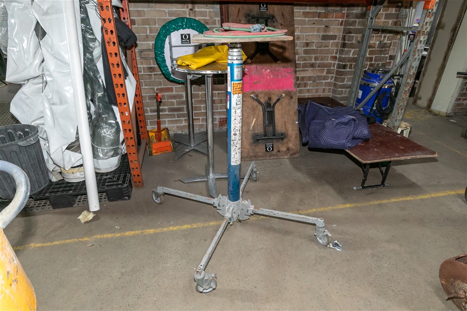 Genie GH5.6 Mobile Pneumatic Material Lifter