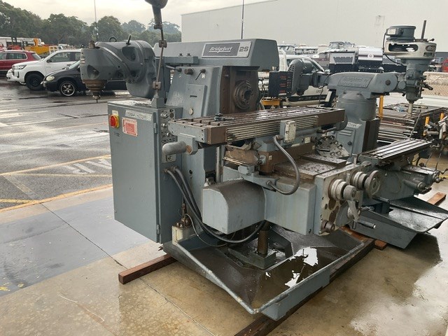 <p>Bridgeport Textron 3phase Milling Machine</p>