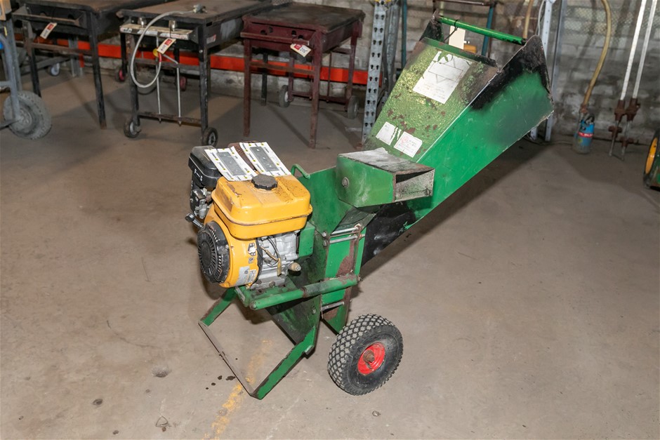 Petrol Mobile Garden Shredder