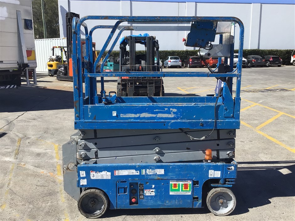 <p>2010 Genie  GS1932 Scissor Lift</p>
