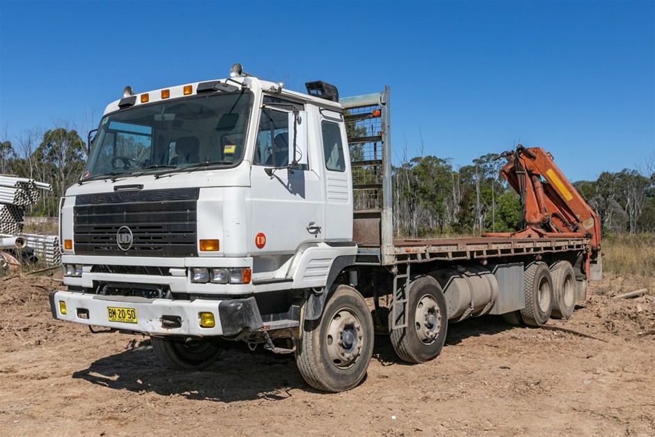 1990 NISSAN DIESEL Table Top Truck