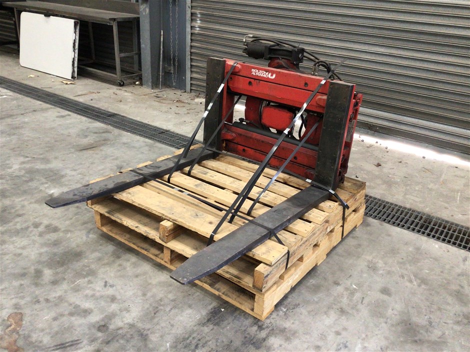 Used 2013 Bolzoni Auramo Hydraulic Rotator Forklift Attachment