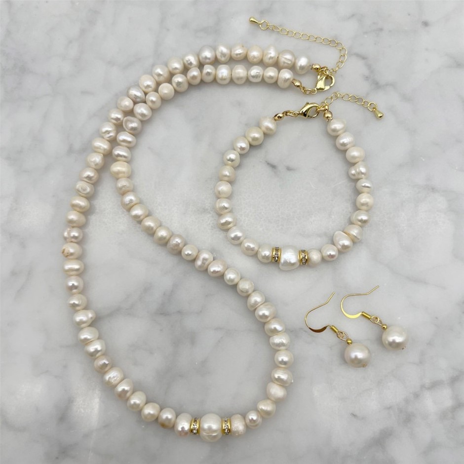 Large Central White Pearl 18k Gold Plated Jewellery Set