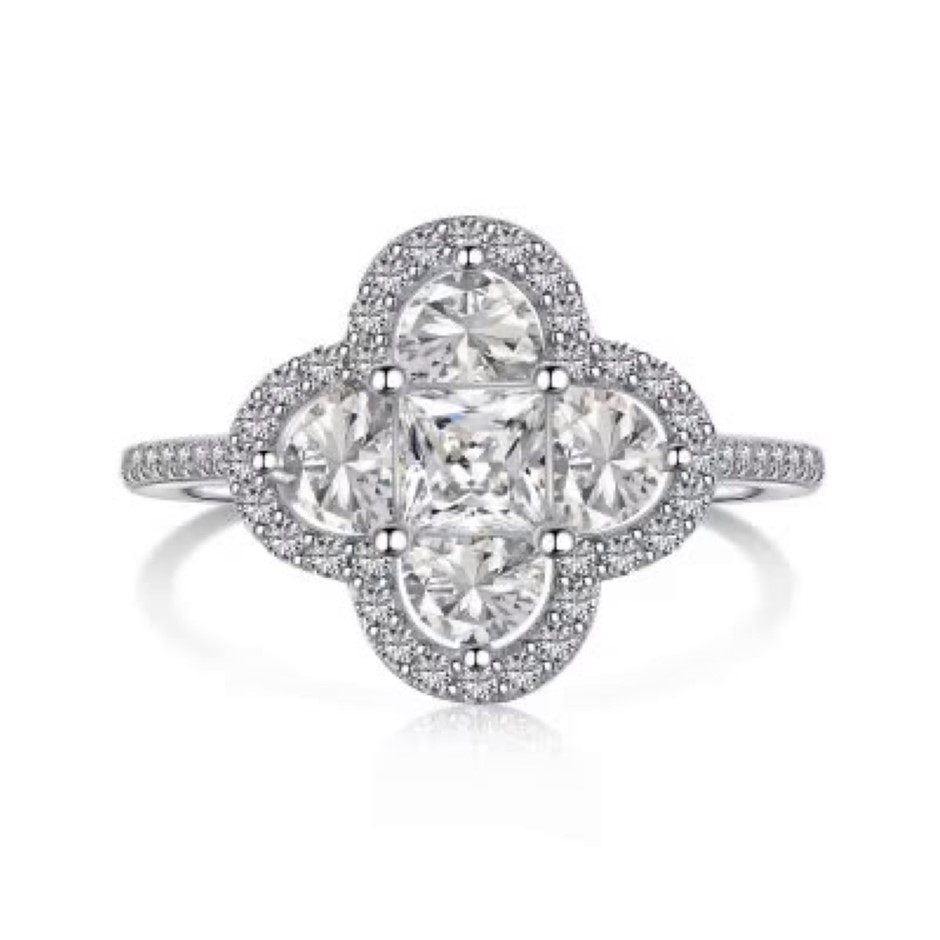 Clover Style Simulated Diamond 925 Sterling Silver Ring - Size 5