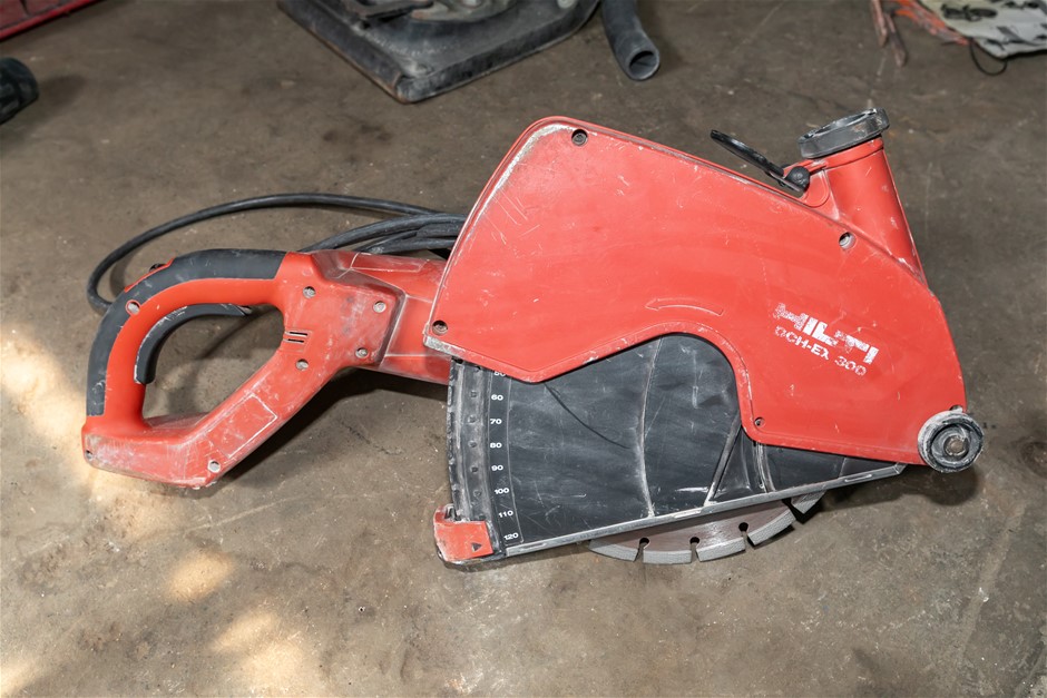 Hilti DCH300 Electric Concrete Saw