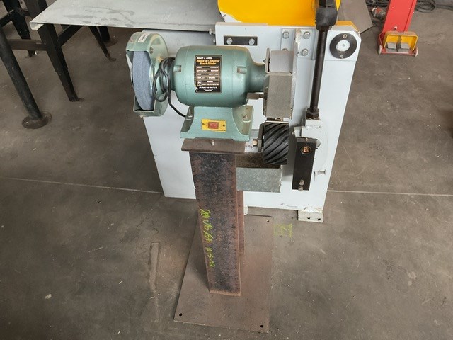 Abbott & Ashby 200mm Industrial Bench Grinder With Metal Stand