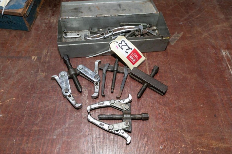 2 Leg Gear Puller with Steel Case
