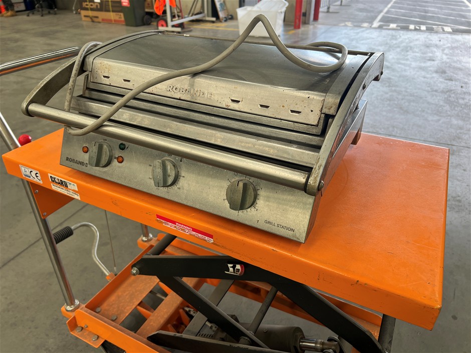 <p>Roband Grill Station GSA815S</p>