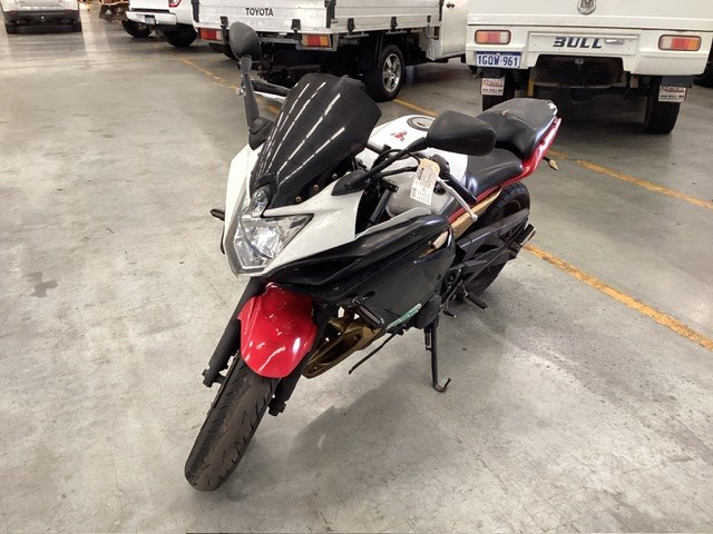 <p>2013 Yamaha  XJ6 Motorcycle</p>