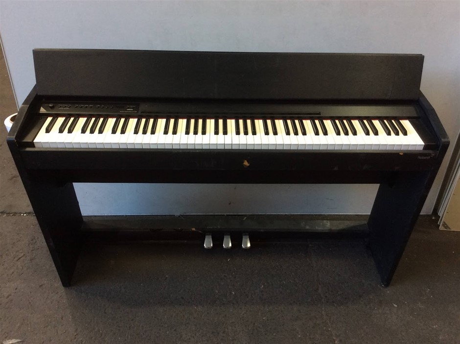 Roland F-110 Digital Piano Full Size 88-Key with Pedals