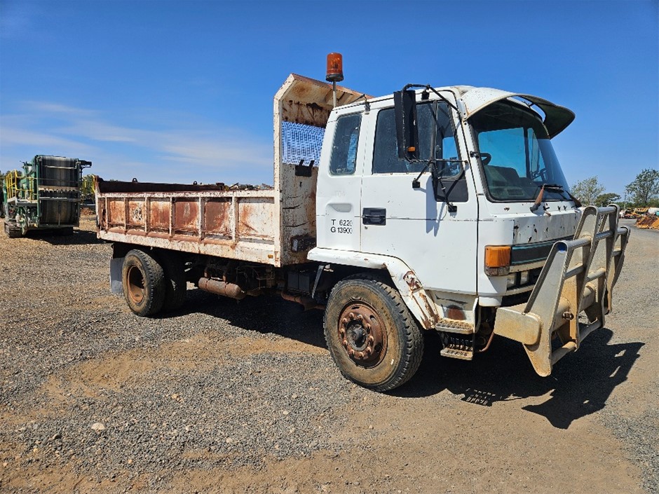02/1995 Isuzu FTR800 4x2 Tipper