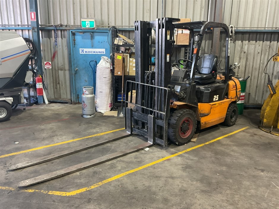 <p>Hangcha CPQD25N Counterbalance Forklift</p>