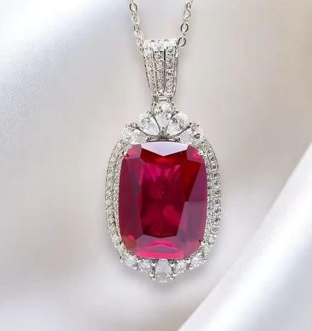 20.0ct Ruby Simulated Diamonds Stones Pendant and chain in 925 Silver