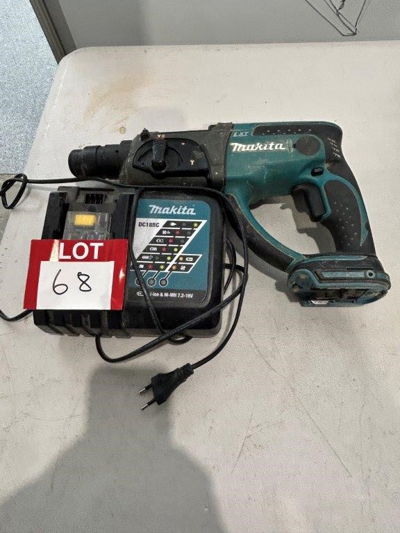 MAKITA DHR202 Cordless Hammer Drill & Charger