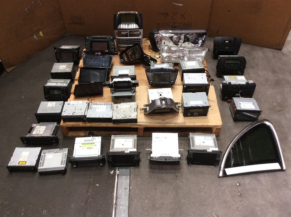 Mixed Car Head Units/Displays and Automotive Parts