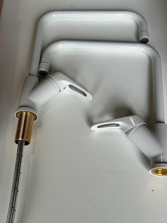 18 x BROEN Laboratory Sink Mixers