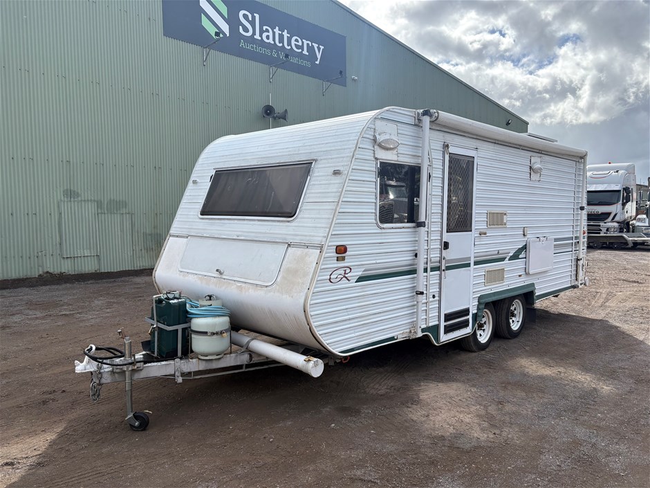 <p>1998 Regent Caravan</p>