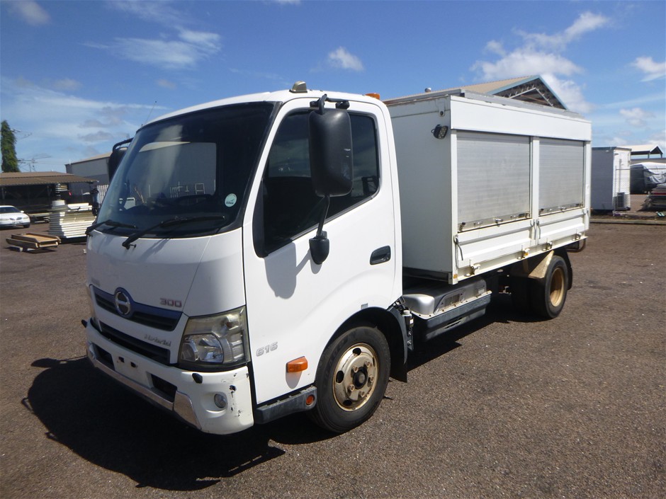No Reserve 2015 Hino 300 SER 2  4 x 2 Cab Chassis Truck