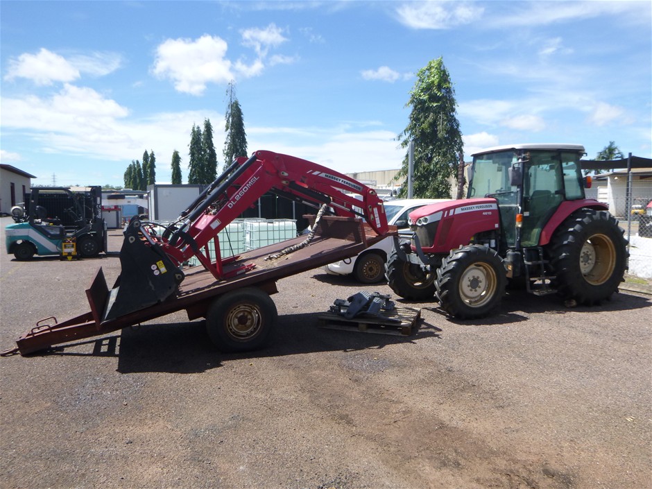 <p>Massey Ferguson 4610 Tractor</p>