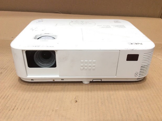 NEC NP-M402H LCD Projector