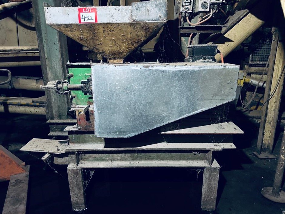 650mm Wide Grain Rolls with Motor and Hopper Suit (Crumble Rolls)