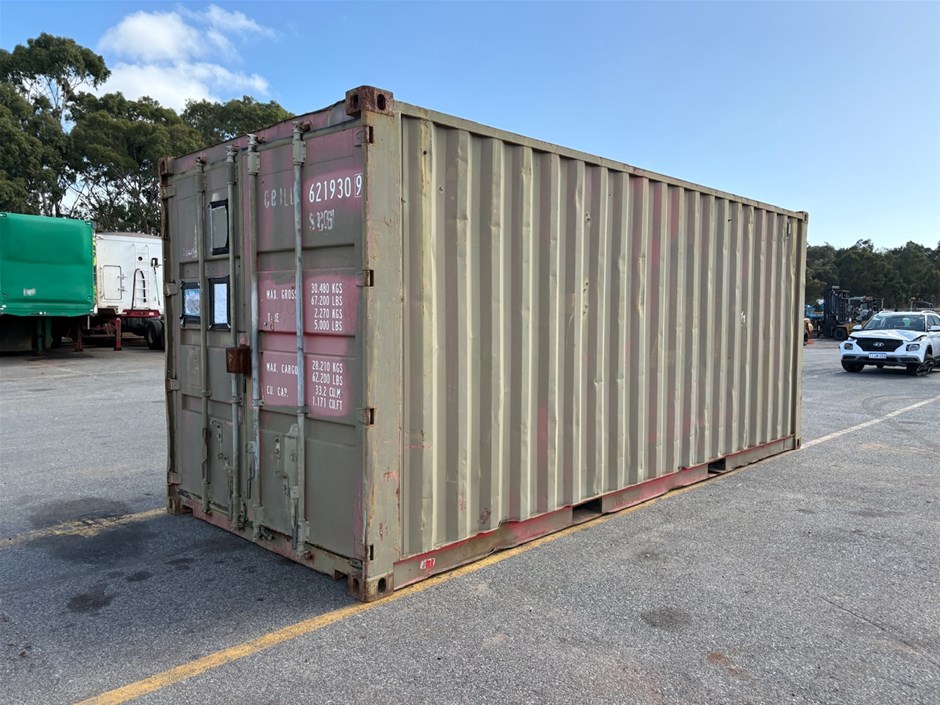 <p>2006 TS Lines 20ft Shipping Container</p>