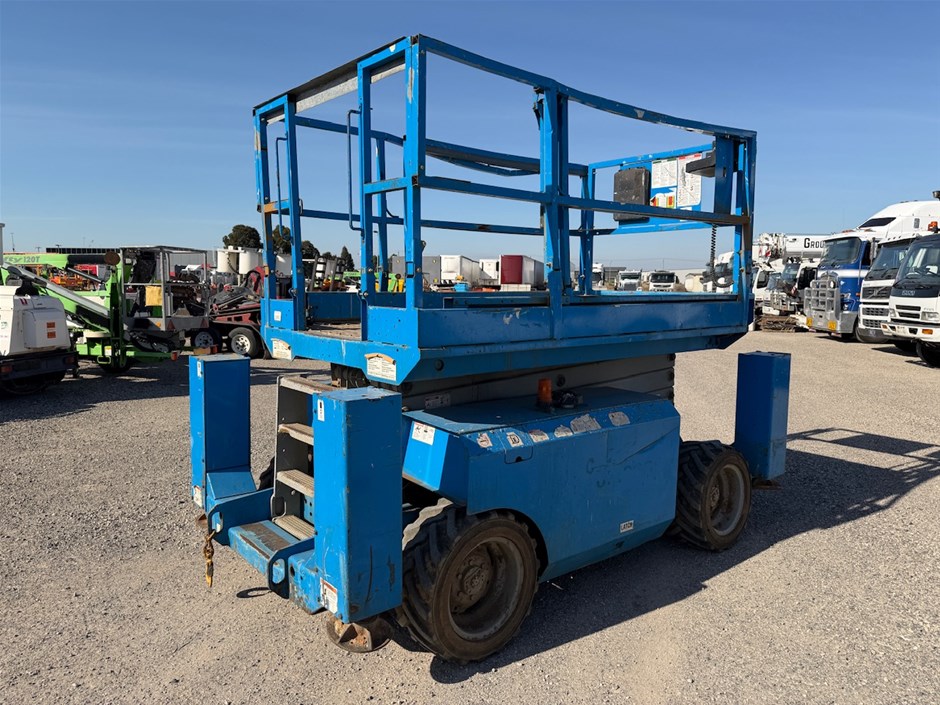 <p>2006 Genie  GS3268 Scissor Lift</p>
