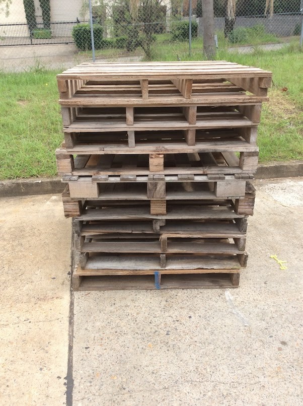 Mix Brand and Model Wooden Shipping Pallets (Lot of 10)