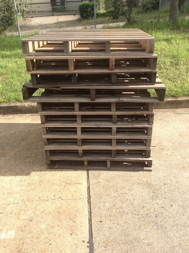 Mix Brand and Model Wooden Shipping Pallets (Lot of 10)