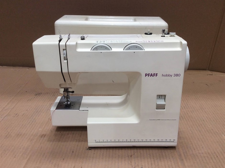 Pfaff Hobby 380 Sewing Machine