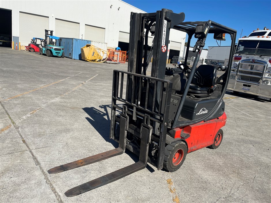Linde E18P Counterbalance Forklift