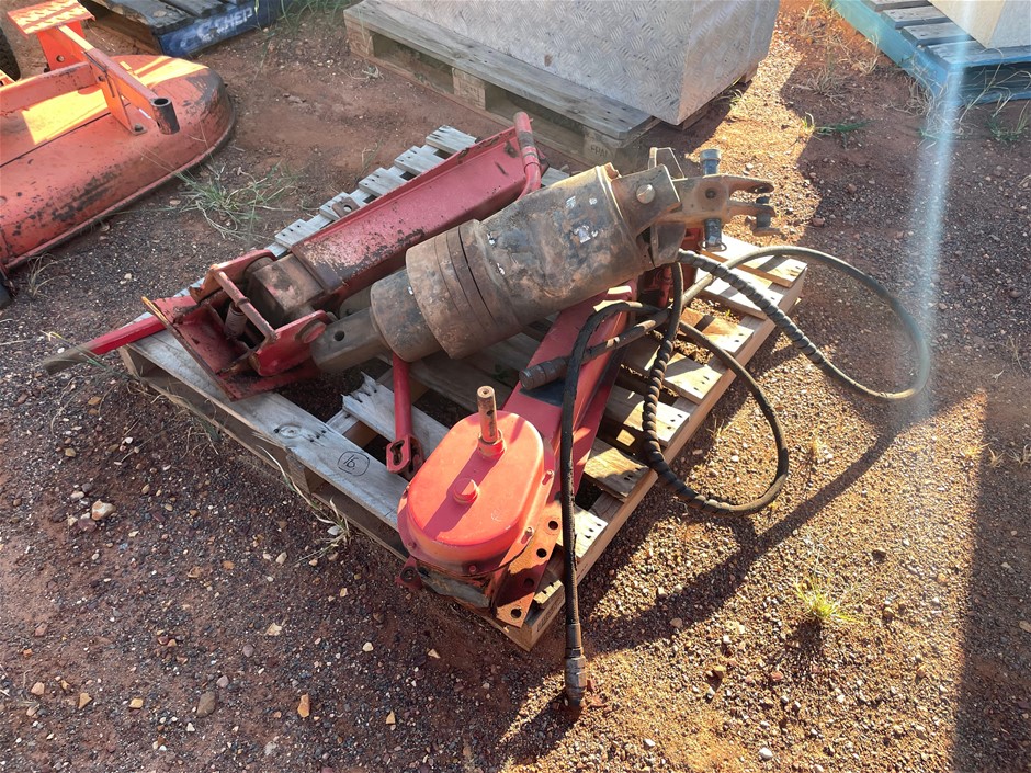 Trailer Legs and Excavator Attachment (Damaged)