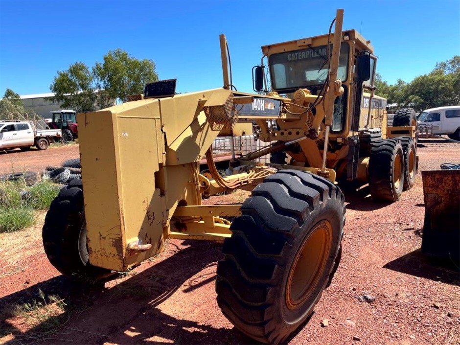 2005 Caterpillar 140H Series 2 Grader