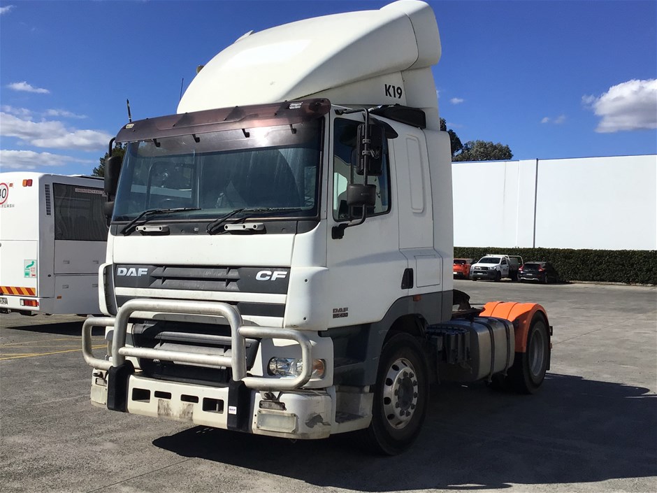 2006 DAF Prime Mover & 2013 Isuzu NPR 200 Pantech Trucks