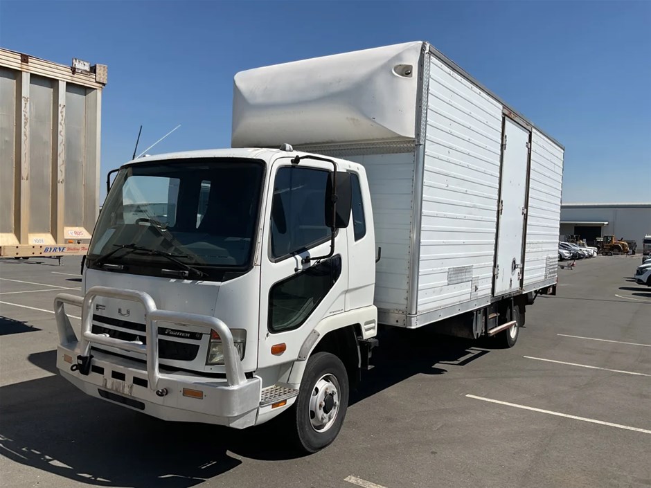 2008 Mitsubishi Fuso 4 x 2 Pantech Truck