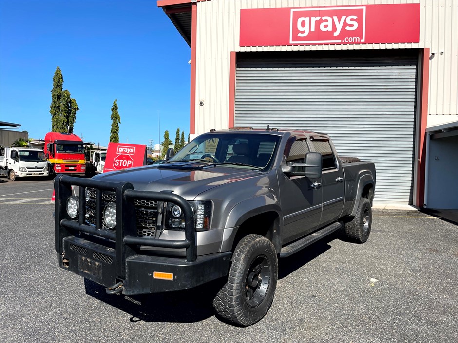 2012 GMC Denali Automatic Dual-Cab