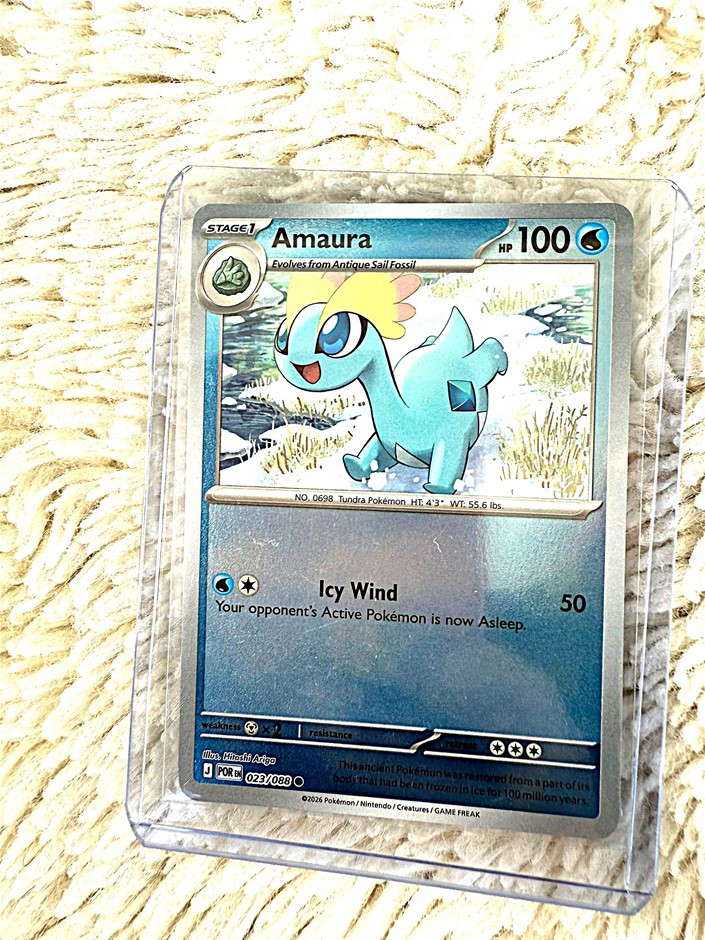 Amaura fossil Pokémon ice-type card.