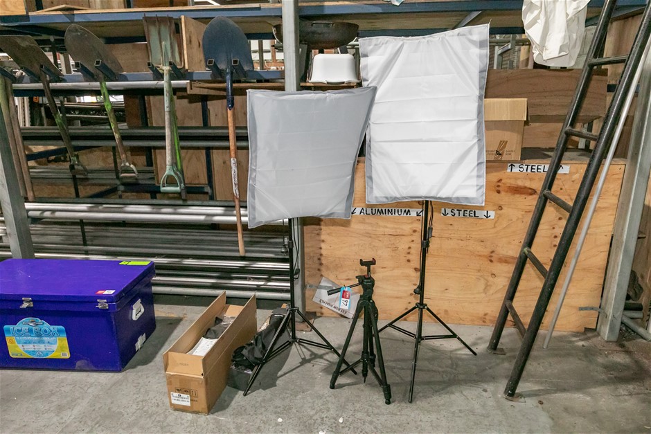 Soft Lighting Kit with Camera/Phone Tripod