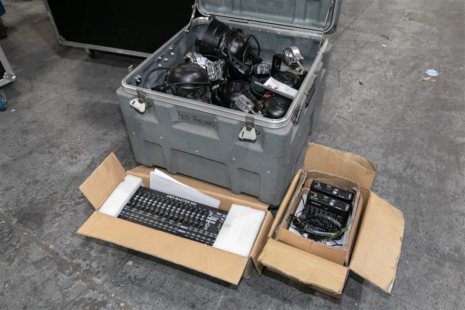 LED PAR CANS with Controllers & Transport Hard Case