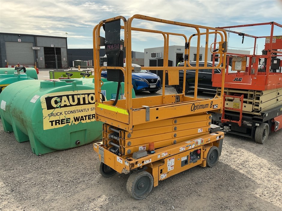 <p>2019 Haulotte Optimum 8AC Scissor Lift</p>