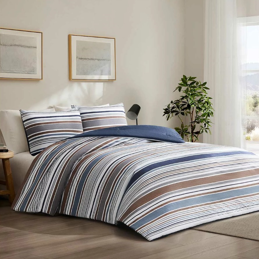 SERELENA Bed Sheet Comforter Set, Queen, Montery Stripe. N.B: Pillowcases a