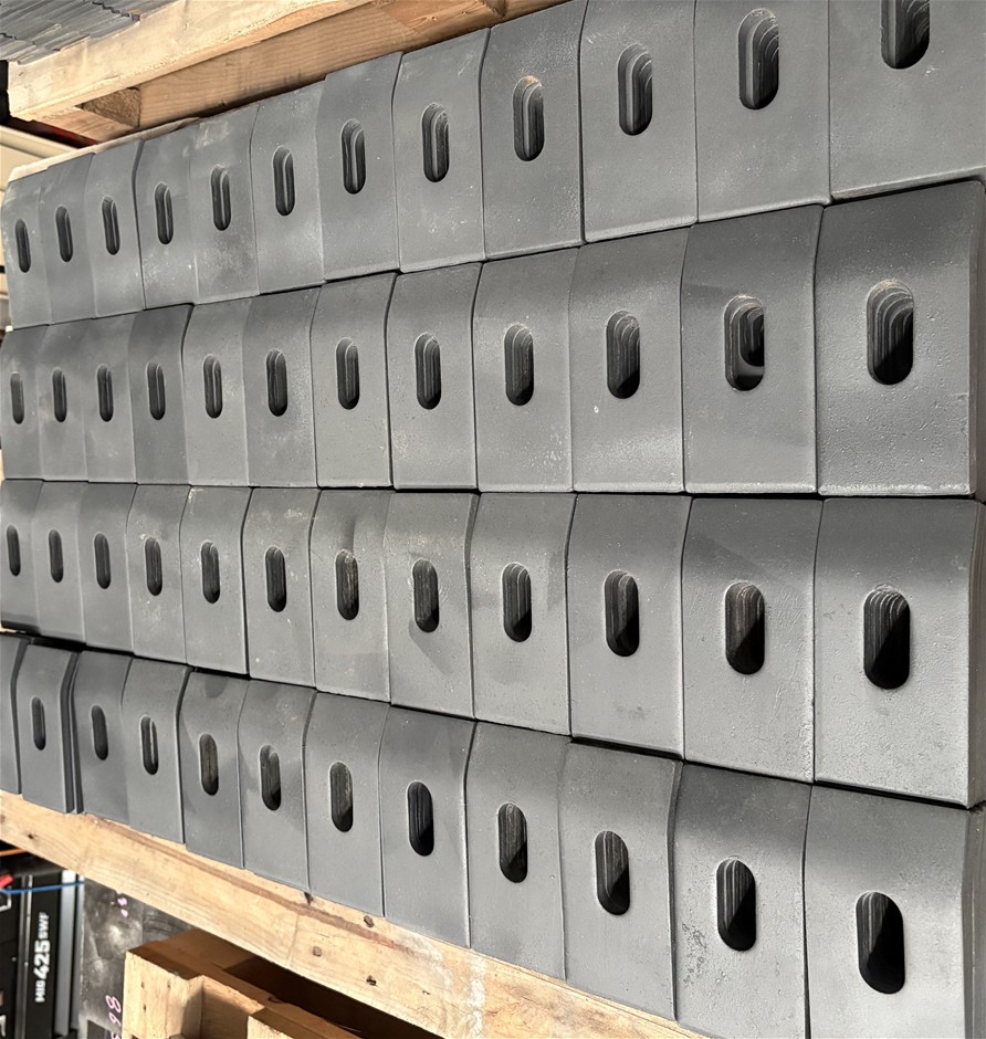 Pallet Comprising New Never Used Large Qty of  Precast Panel Clips, Steel