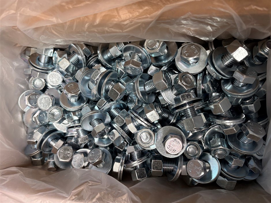 Pallet Comprising New Never Used Large Qty of M12 x 30 Perlin Bolts